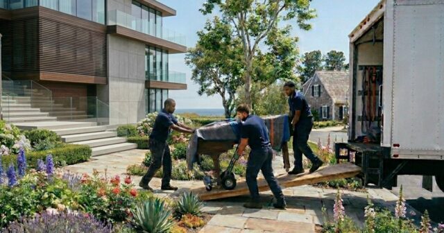 How Piano Movers Safely Transport Upright and Grand Pianos